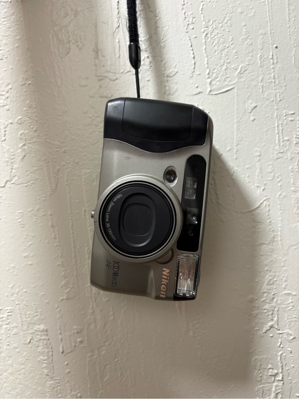 Nikon ZOOM800 Compact Film Camera in Silver and Black *FOR PARTS OR REPAIR*